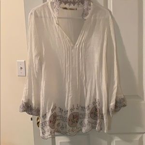 Boho incredible top with embroidery. L